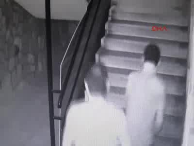 Beş yıldızlı otelin barının yakılma görüntüleri ortaya çıktı