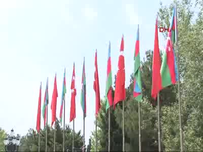 Başbakan Yıldırım, Aliyev tarafından resmi törenle karşılandı