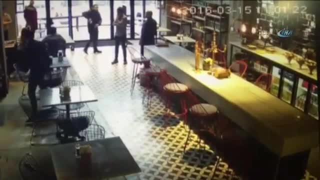 İstanbul'da iş yerine silahlı baskın