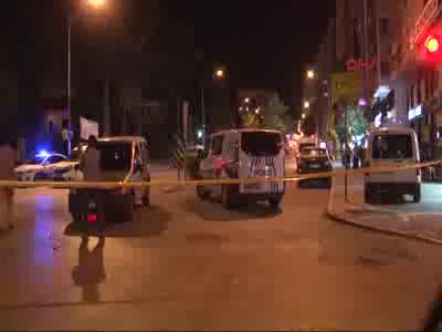 Caddeye iki ses bombası atıldı: 1 gözaltı
