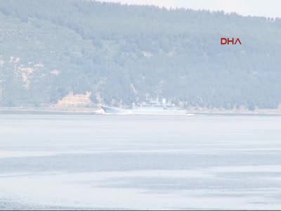 Rus Savaş Gemisi Çanakkale Boğazı'ndan geçti