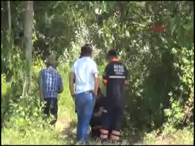 Barışma bahanesi ile otomobiline aldığı eşini öldürüp çaya attı