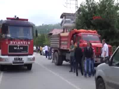 Kamyonun çarptığı 2 çocuk öldü