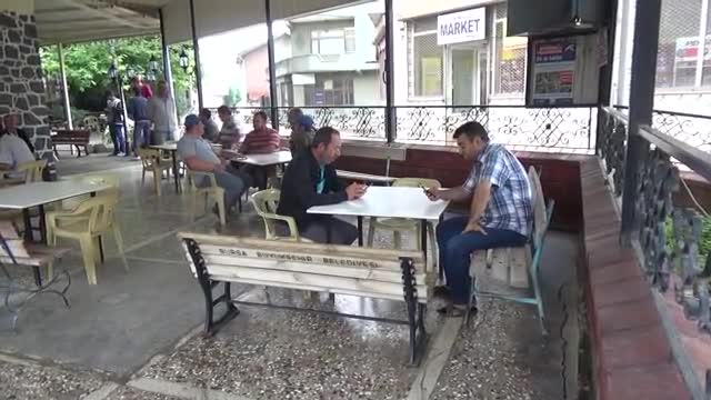 Bursa'da deprem! Kazıklı sallandı...