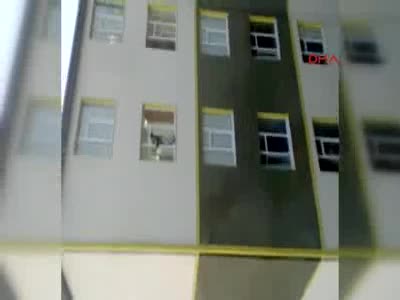 Kuran kursunun camları çocuğa sildirildi