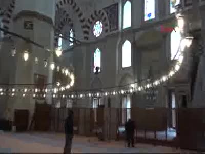 Patlamada hasar gören Şehzade Camii'nde onarım çalışması