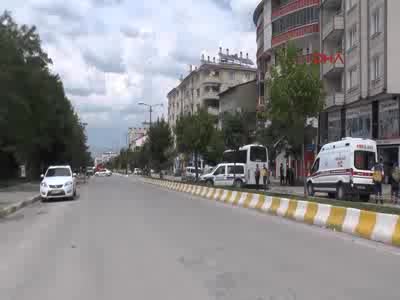 Muş'ta Vali konağı yakınında bomba yüklü minibüs ele geçti