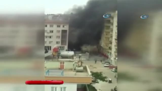 Mardin'de Emniyet Müdürlüğü'ne bombalı araçla saldırı - 1