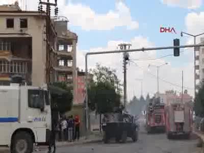 Midyat'ta patlama 1 polis şehit, 2 vatandaş hayatını kaybetti