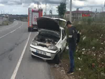 Kocaeli'nde takla atan otomobilinden kurtuldu telefonla kazayı bildirdi