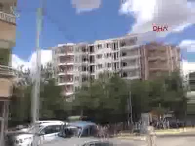 PKK'dan Midyat Emniyet Müdürlüğü'ne bombalı araçla intihar saldırısı