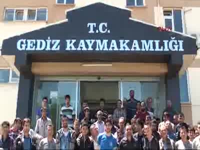 Gediz'de 4 aydır maaş alamayan maden işçileri kaymakamlığa şikayetçi oldu