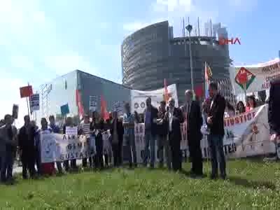 Avrupalı Aleviler AP önünde hükümeti protesto etti