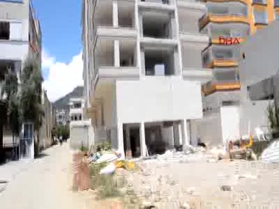 Anamur'da halat koptu işçiler asansörle birlikte yere çakıldı