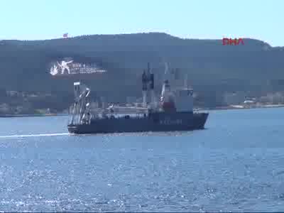 Rus askeri gemisi Çanakkale Boğazı'ndan geçti