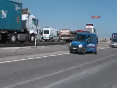 Konya'da tır ile minübüs çarpıştı 10 ölü 4 yaralı - 2
