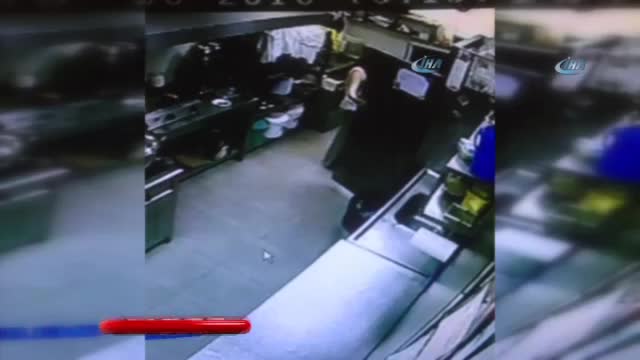 Müdürü taciz eden aşçı böyle kameraya böyle yakalandı