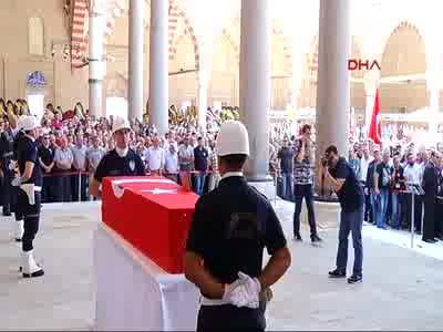 Edirne Midyat Şehidi Polis Memuru Nefize Özsoy son yolculuğuna uğurlanıyor - 2