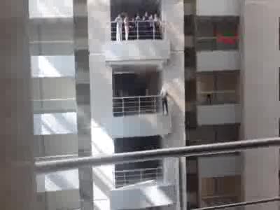 İstanbul Adalet Sarayı'nda intihar girişimi - 1