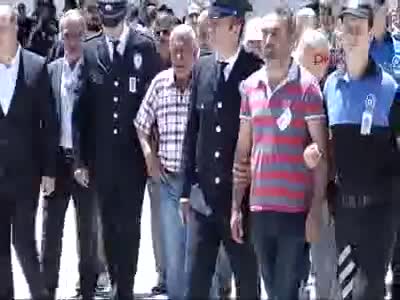 Şırnak'ta şehit olan polis memuru Fatih Erdoğan, Kocatepe Camii'nde son yolculuğuna uğurlandı  - 2