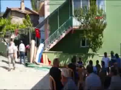 Kaza kurşunuyla yaşamını yitiren polis son yolculuğuna uğurlandı