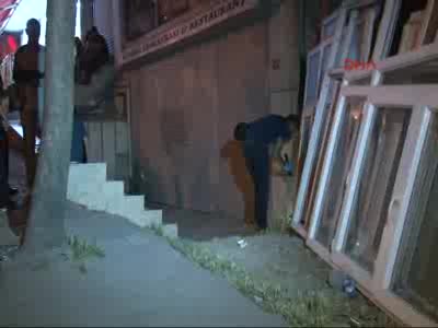 İstanbul Esenyurt'ta bir restorana ses bombası atıldı