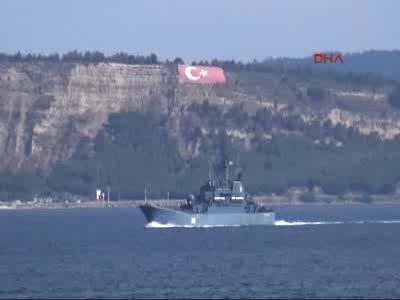 Rus savaş gemisi boğazdan geçti