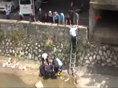 Bursa'da dere yatağında kurtarılmak istemedi