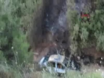Manisa'da yanan otomobilde ceset bulundu