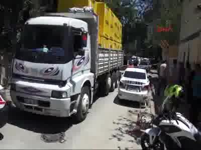Kadıköy'de akıl almaz kaza - 2