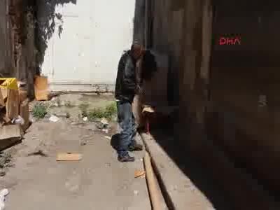 Derme çatma kulübede yaşam mücadelesi
