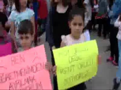 Karnelerini alıp, okul eylemi yaptılar
