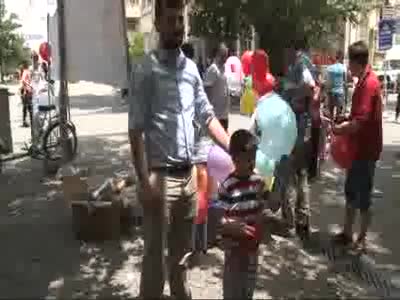 Çocuklarını göremeyen babalardan anlamlı etkinlik