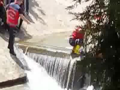 Adapazarı'nda derede ceset bulundu - 2