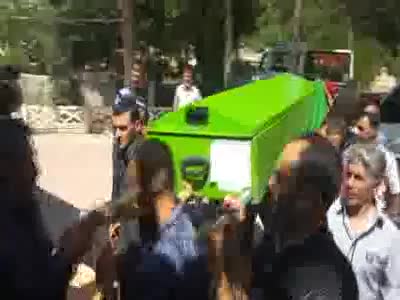 Elazığ'da tren kazasında hayatını kaybeden suriyelilerin cenazesi defnedildi - 2