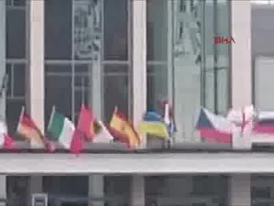 Almanya'da bayrak gerginliği