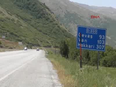 Tatvan'da menfeze yerleştirilen 1 tonluk patlayıcı imha edildi - 1