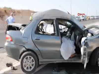 Otomobil ters şeride girince: 1 ölü 2 yaralı