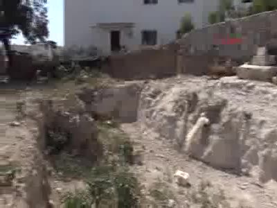 2 bin 1000 yıllık tarihi mezarlar kepçeyle tahrip edildi