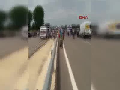 Hafif ticari araç karayolları işçilerine çarptı: 2 ölü 2 yaralı