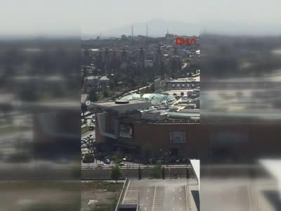 Ankara'da AVM'nin çatısı çöktü; 3 kişi yaralandı - 1