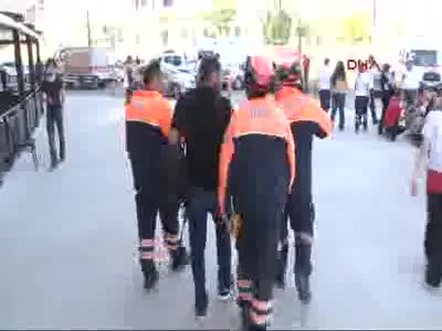 Ankara'da AVM'nin çatısı çöktü; 3 kişi yaralandı - 2