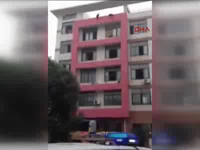 Sınavda başarısız olan öğrenciler, aile korkusu yüzünden ölüme atladı