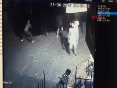 Suriyelilerin 'Oruç' tutmama kavgası ; 4 yaralı