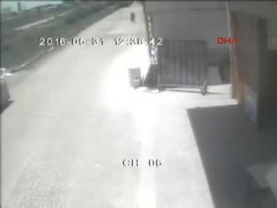 Bursa'da seyyar satıcı kıyafetleriyle geldi böyle hırsızlık yaptı