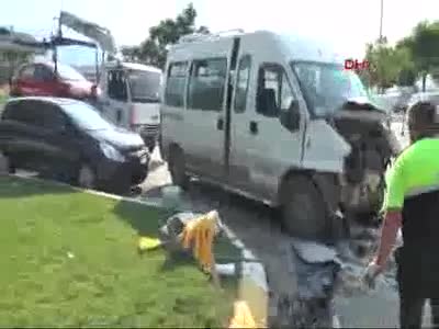 Başkanın eşi ve 2 çocuğu kazada yaralandı