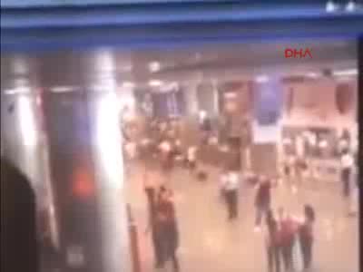 Atatürk Havalimanı'nda patlama anı