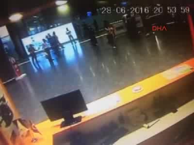 Atatürk Havalimanı'nda patlama anının yeni görüntüleri