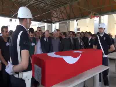 Şehit polis Yıldırım, son yolculuğuna uğurlandı