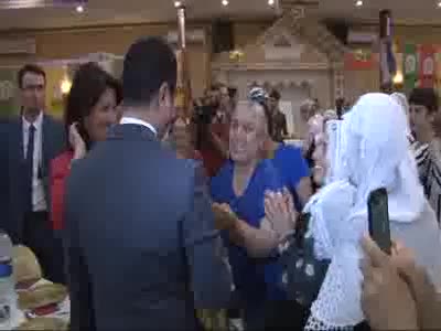 Demirtaş, partisinin iftarında konuştu